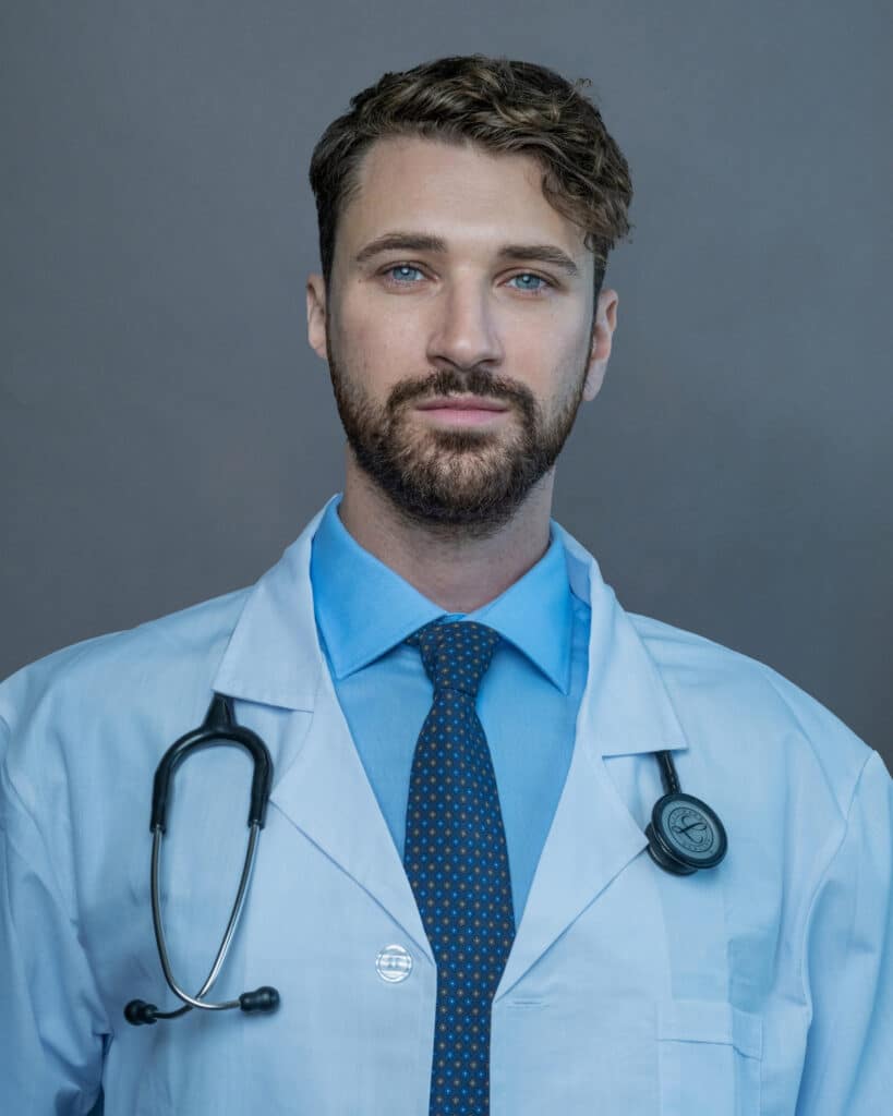 Immagine della Dott.ssa Danieli, medico estetico della Butera Clinic, sorridente e professionale, pronta a offrire trattamenti estetici personalizzati per il miglioramento del benessere e dell'aspetto del paziente.
