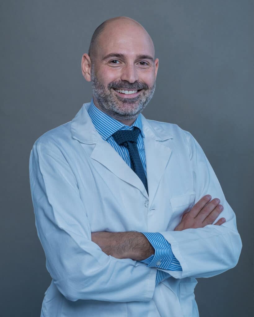 Immagine della Dott. Giusti, ecografista della Butera Clinic, con un'espressione professionale e rassicurante, pronta a fornire diagnosi accurate tramite ecografie di alta qualità.