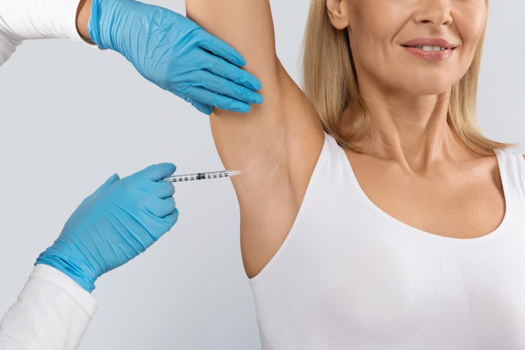 Botulino per iperidrosi: modula la secrezione di sudore, per cui pu&ograve; essere utilizzata in tutte le sedi dove osserviamo una sudorazione esagerata. &Egrave; il trattamento ideale per l&rsquo;iperidrosi ascellare, ma &egrave; efficace anche nella zona palmo-plantare, del cuoio capelluto, inguinale e del collo.
