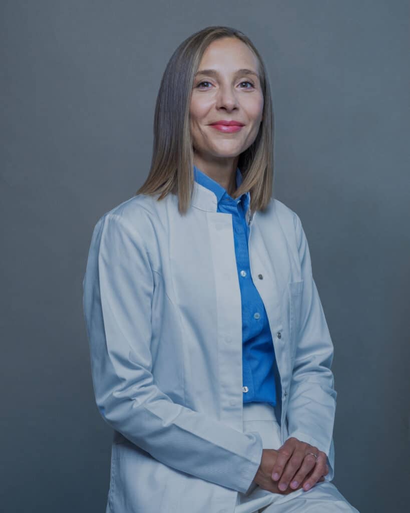 Immagine della Dott.ssa Canesi, biologa nutrizionista della Butera Clinic, sorridente e professionale, pronta a fornire consulenze nutrizionali personalizzate per migliorare la salute dei pazienti.